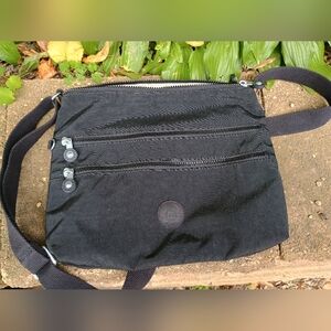 Kipling Black Crossbody Bag with Zipper Pockets Alvar Purse